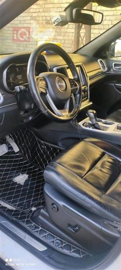 جیپ گراند شیرۆکی